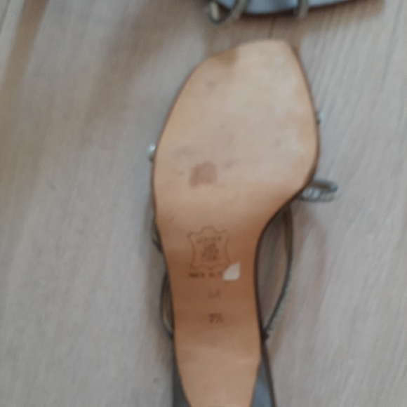 Vera Wang sandals - Picture 4 of 5